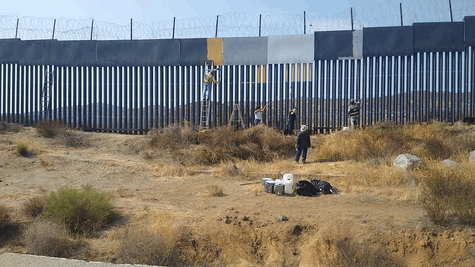 Denuncian destrucción en montaña sagrada por obras del muro fronterizo en Baja California