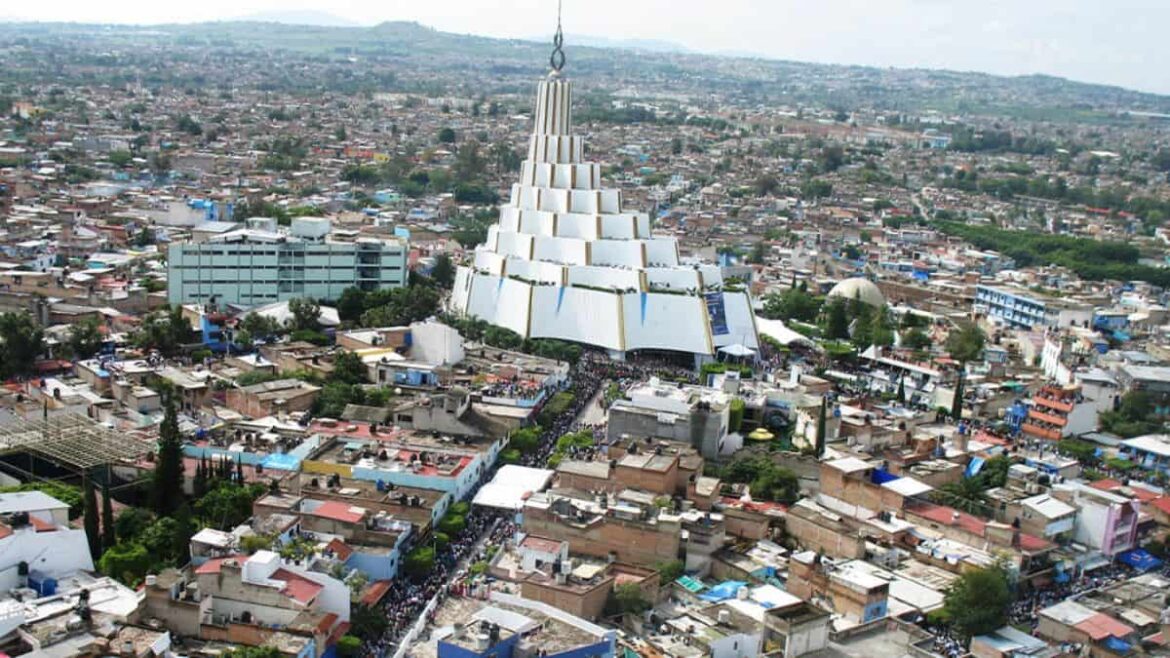 Segob mantiene registro de La Luz del Mundo; Naasón Joaquín sigue suspendido