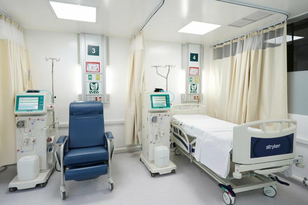 Sheinbaum anuncia sistema de salud universal en México; prometen atención sin restricciones