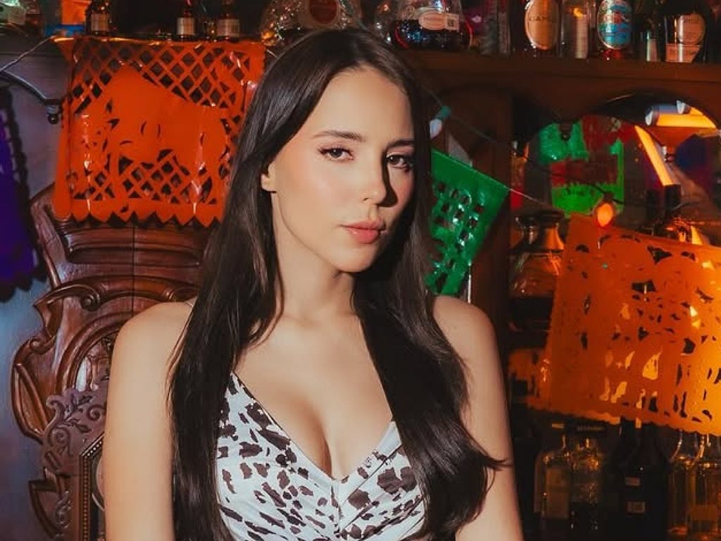 Majo Aguilar desata rumores de dueto con su primo Emiliano