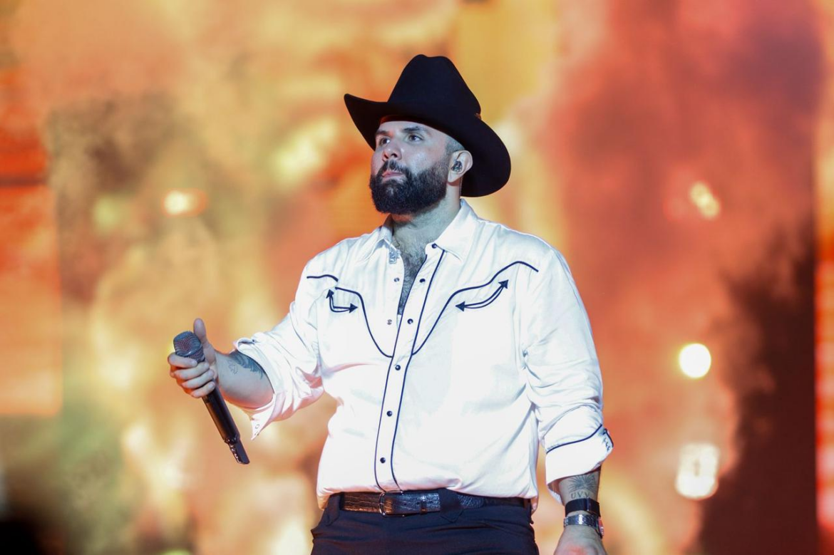 Carín León conquista Japón como headliner del Beach Stage