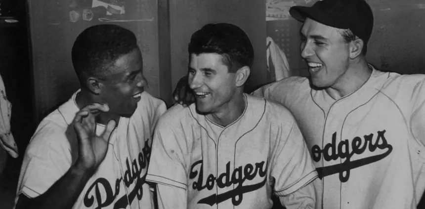 Grandes Ligas rinden homenaje a Jackie Robinson