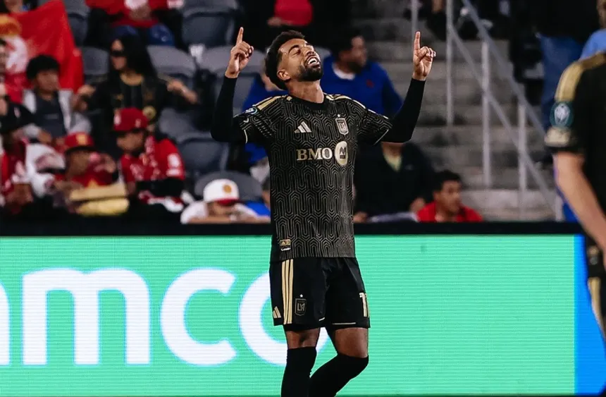 LAFC toma ventaja ante Toluca