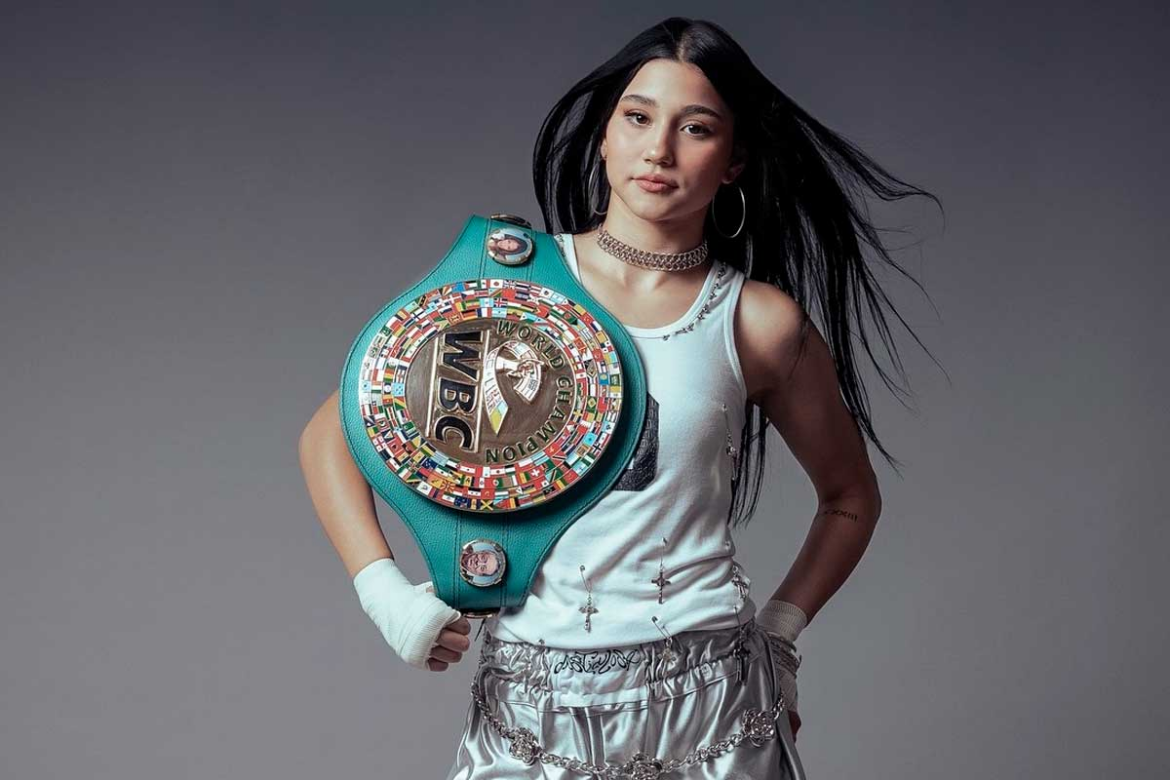 Camila Zamorano recibe serenata de Santa Fe Klan