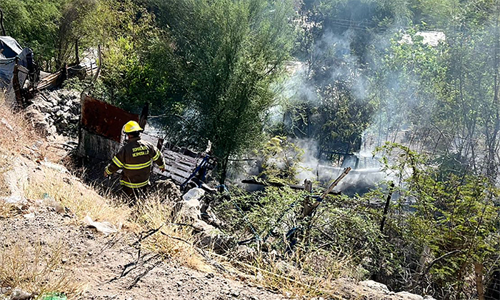 Sofocan incendio en cuarto de cartón en la Rinconada de la Cruz