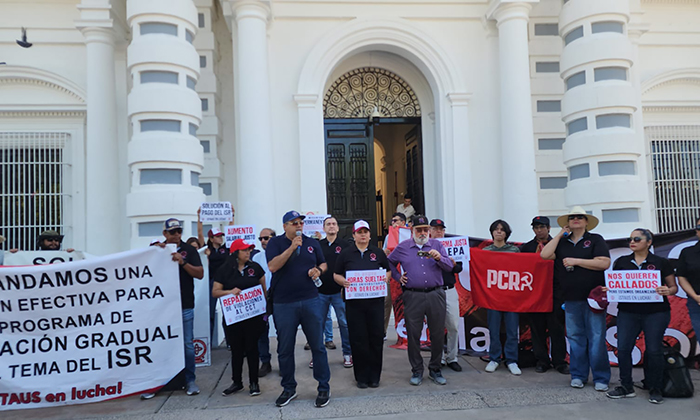Marchan agremiados de Staus en demanda de apoyo