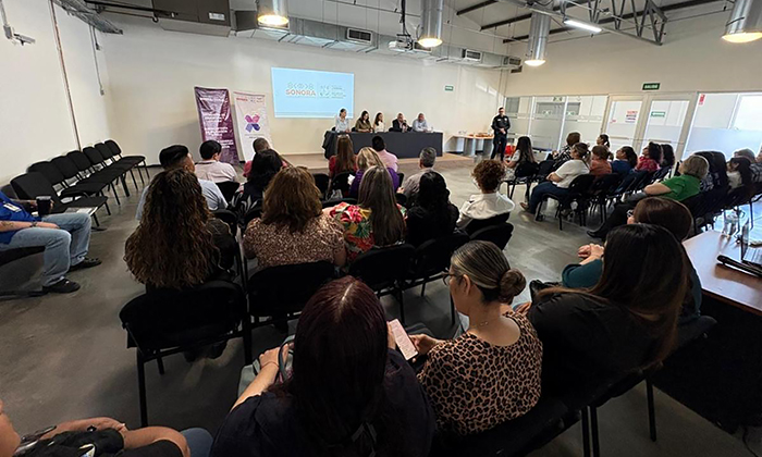 Capacitan a maestros, sicólogos y trabajadores de secundarias