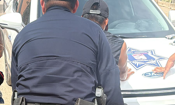 Detienen a tres presuntos narcomenudistas