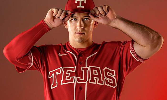 Rangers de Tejas hacen guiño en honor a México