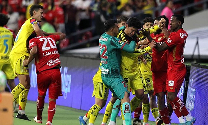 Sanciona a jugadores y técnico de América y Toluca; La Federación Mexicana de Futbol