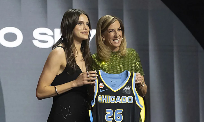 Firma mexicana Gabriela Jáquez con Sky de Chicago en la NBA Femeil