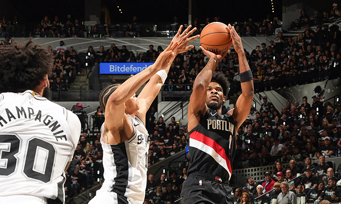 Derrota Portland a San Antonio y empata serie
