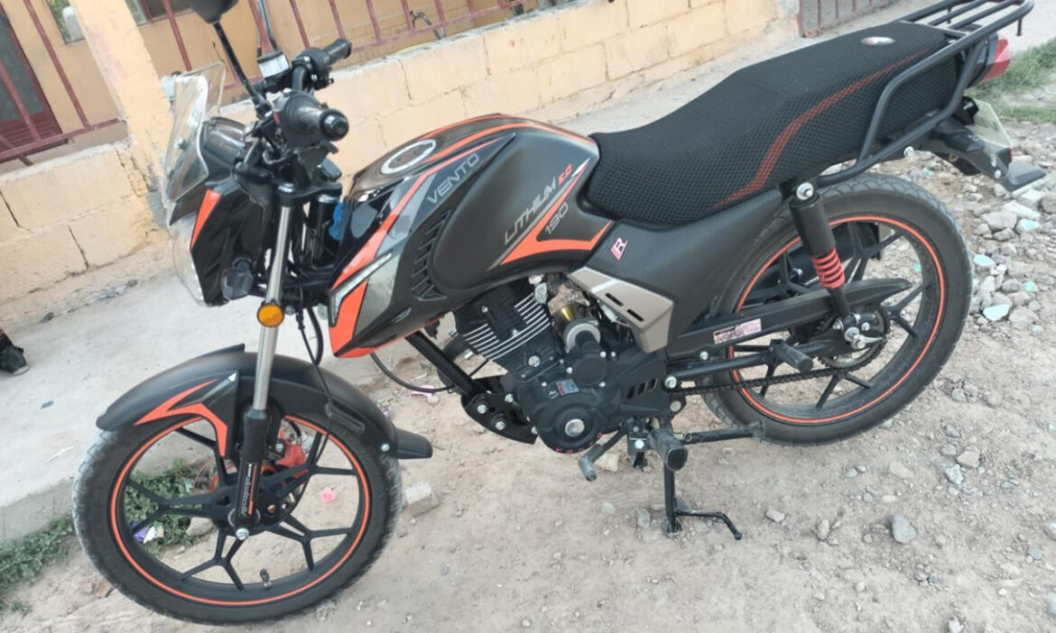 Aprehenden a sujeto en moto robada en la colonia Palo Verde