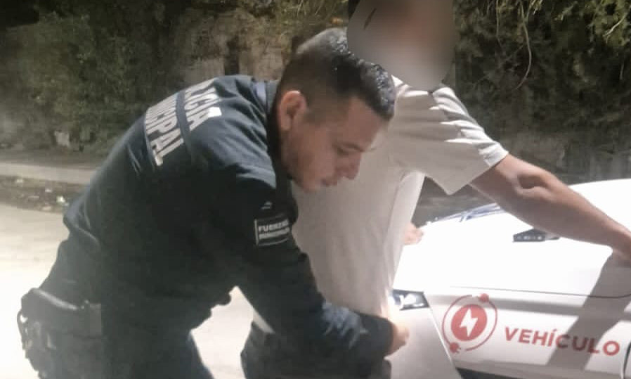 Capturan a sujeto por morder a dos menores en la comisaría Miguel Alemán