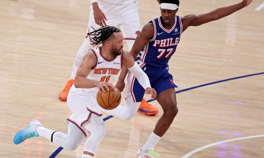 Knicks apabullan a Filadelfia por 137-98
