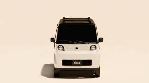 Presentan Olinia, el auto eléctrico mexicano impulsado por el Gobierno federal