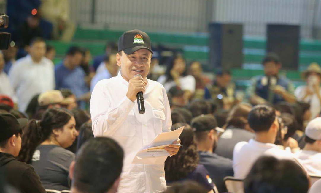 Impulsa gobernador educación emocional en escuelas