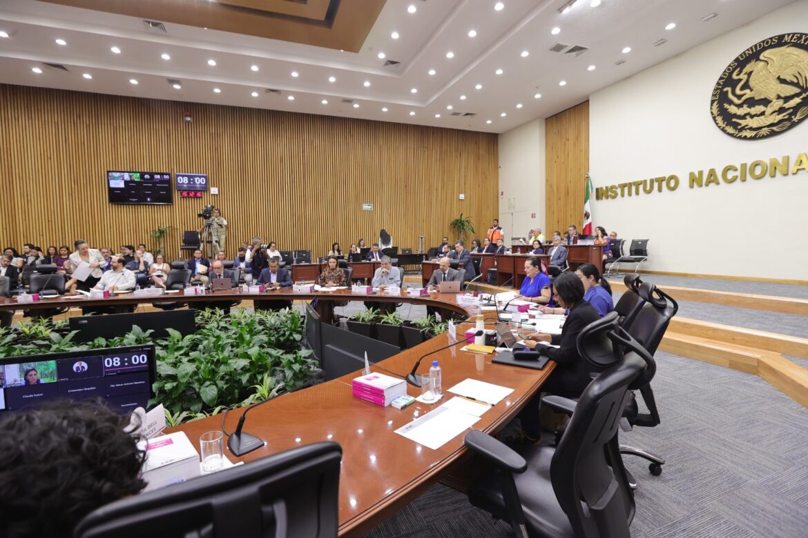 Contralor del INE advierte reto de supervisar recursos para elecciones de 2027