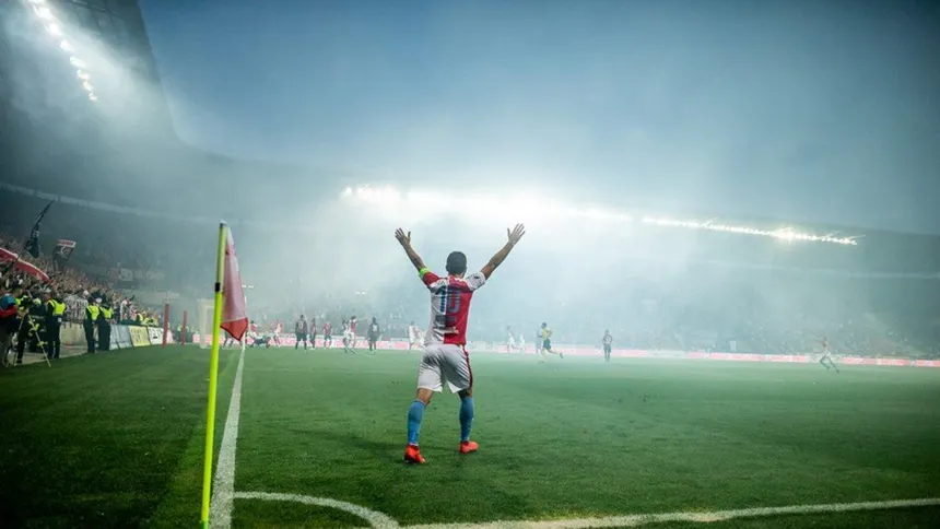 Sanción histórica al Slavia Praga con multa económica y cierre de estadio tras invasión de campo