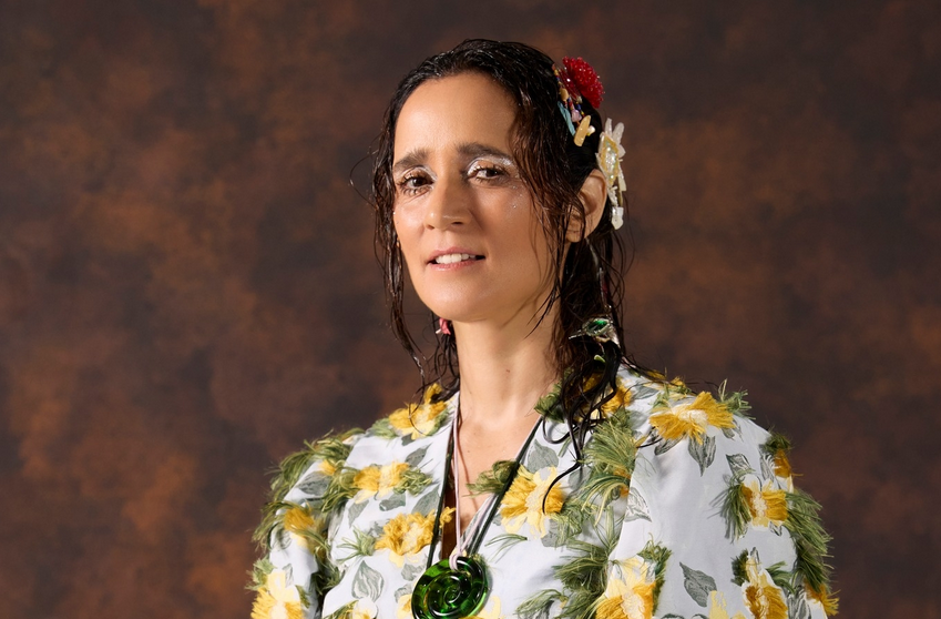 Julieta Venegas lanza disco y libro de forma simultánea