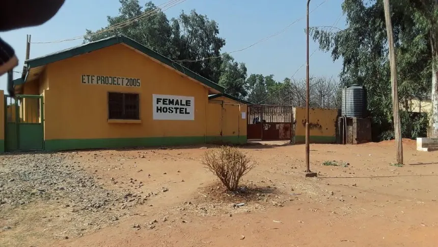 Secuestran al menos a treinta estudiantes de una escuela en Nigeria tras un ataque de hombres armados