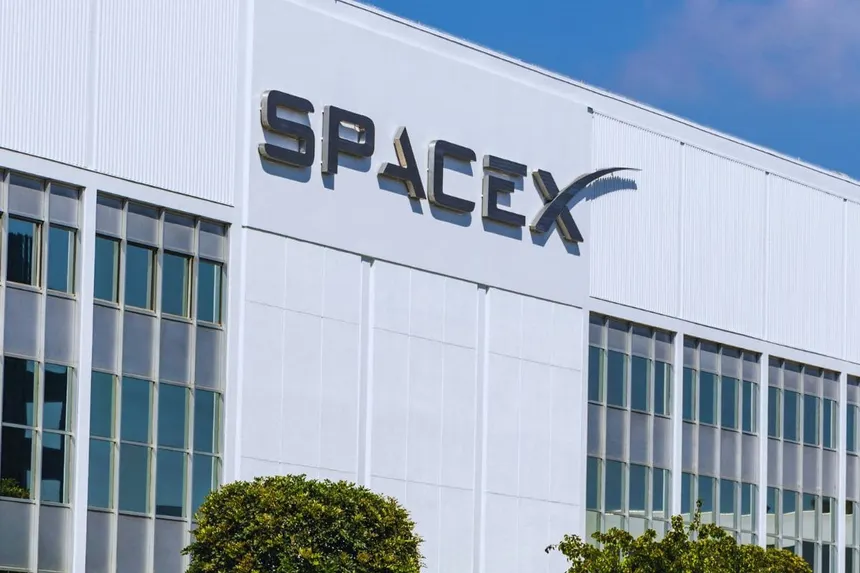 Identifican a trabajador fallecido en planta de SpaceX en Texas