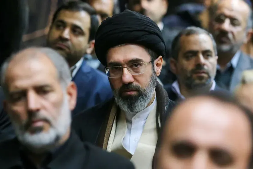 Mojtaba Jamenei prohíbe el envío de uranio enriquecido al extranjero