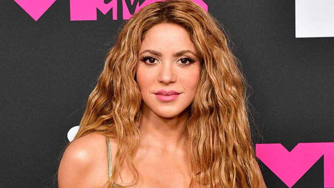 Espectáculo de Shakira une a astros del balompié