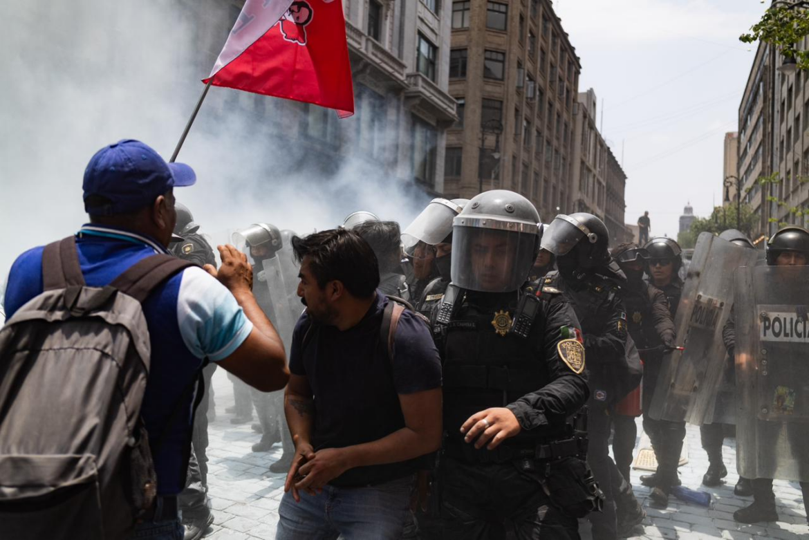 Reformas educativas y de salud desatan protestas civiles