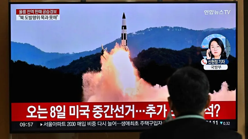 Corea del Norte lanza una serie de misiles en su costa occidental
