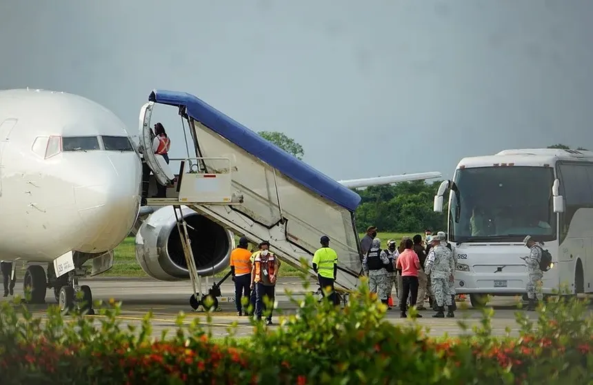 HRW denuncia deportación masiva de cubanos hacia México