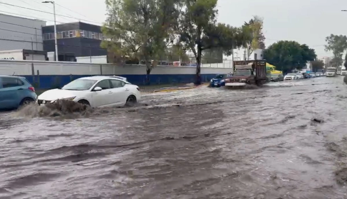 Lluvias causan apagones e inundaciones en Cuautitlán