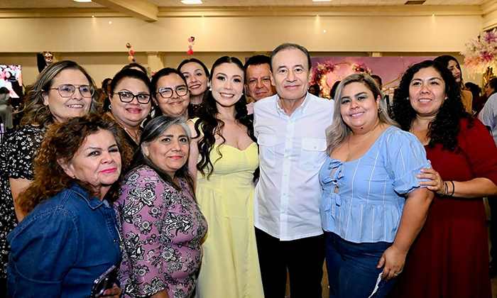 Reconoce gobernador a madres trabajadores