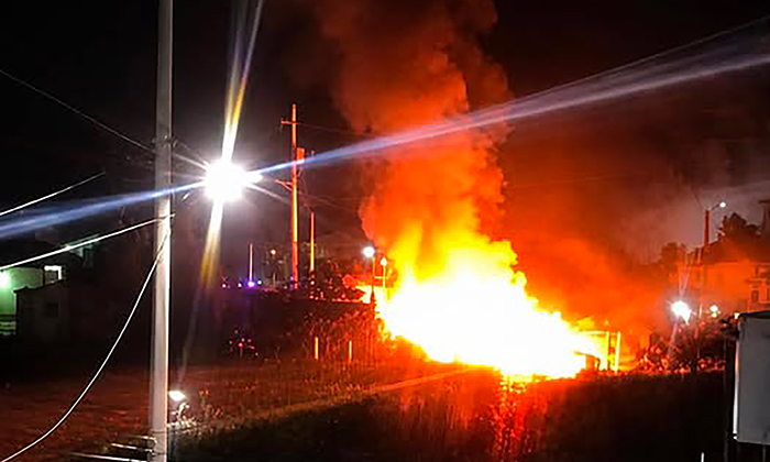 Arrasa fuego con una vivienda en Nogales