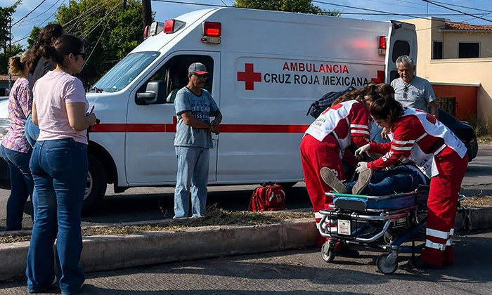 Embiste automovilista a mujer en Guaymas