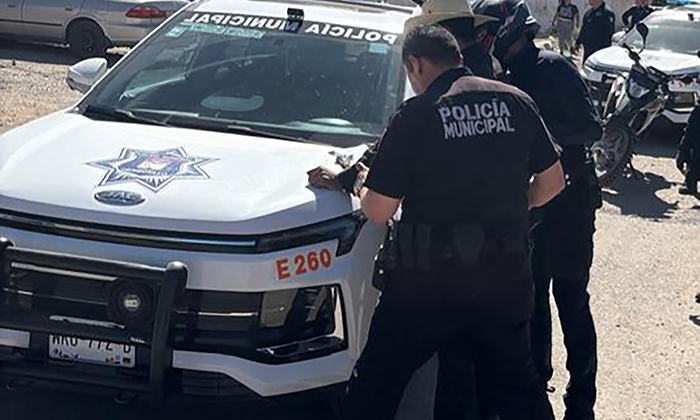 Someten a cuatro sujetos con droga; Agentes preventivos