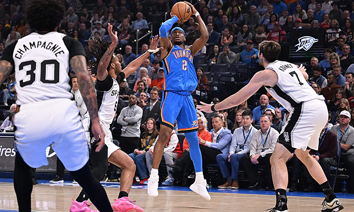 Thunder derrota a Spurs por 123-108