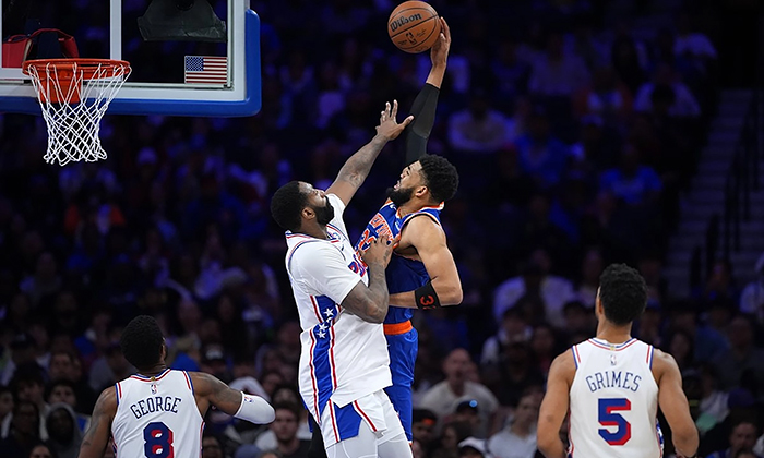 Elimina Knicks a Sixers; Caen en su propia casa