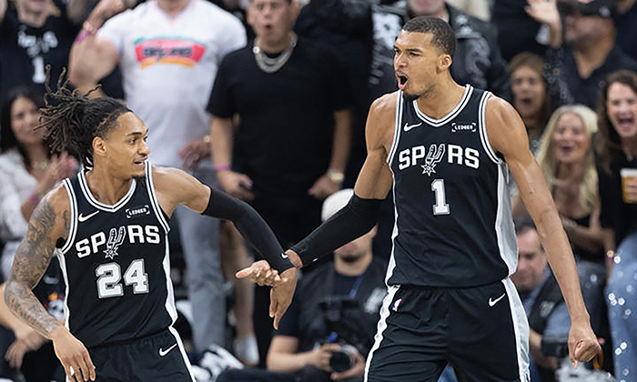 Spurs ganan el Juego 5 y se adelantan 3-2
