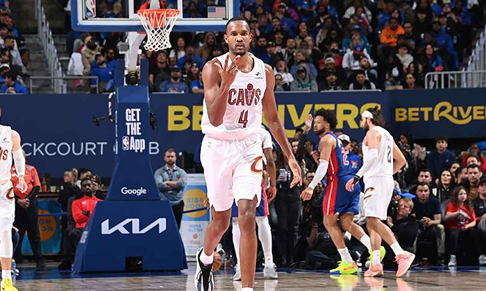 Cavaliers vencen a Pistones 117 a 113