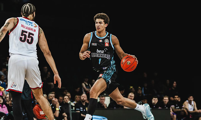 Está Karim López a un paso de la NBA