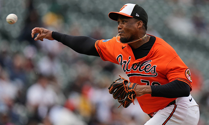 Blanquean Orioles a Yanquis por 7-0