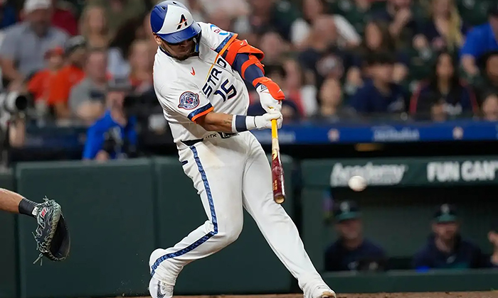 Impulsa Paredes triunfo de Astros ante Rangers