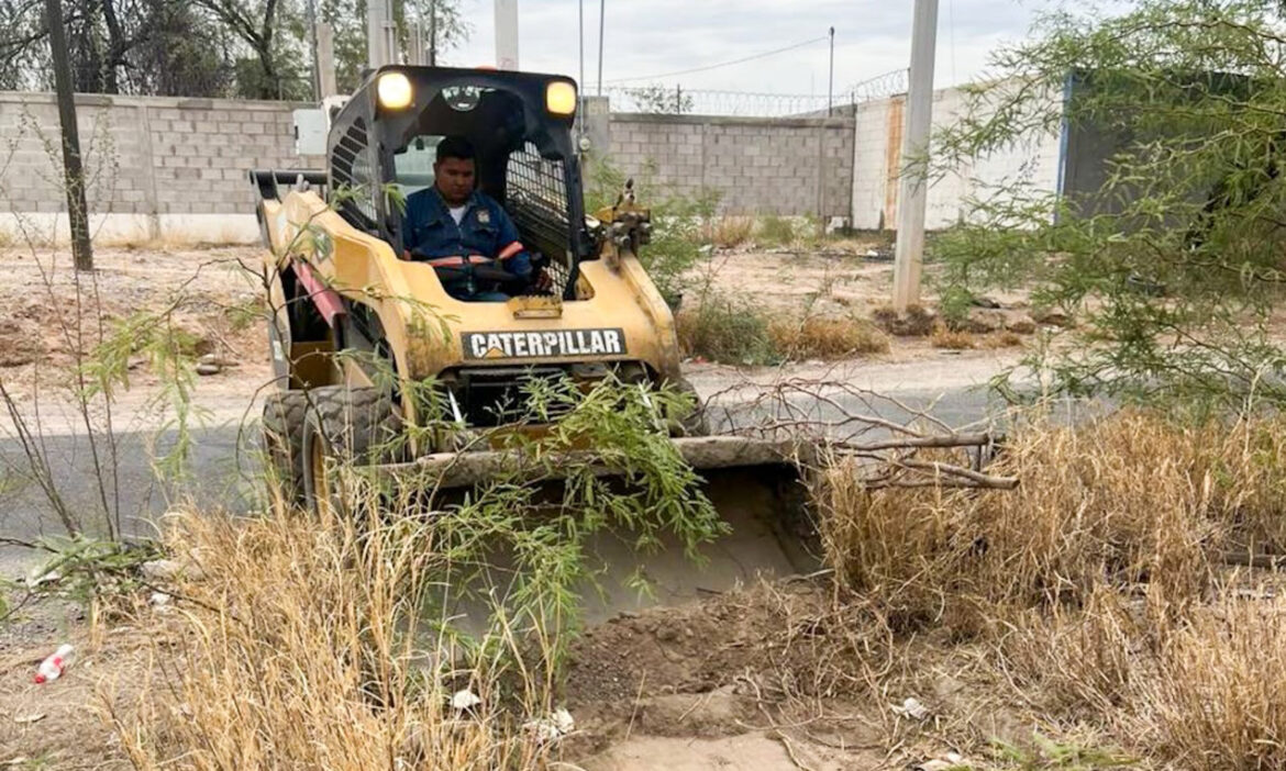 Gobierno Municipal avanza con limpieza y desazolve de canales y arroyos