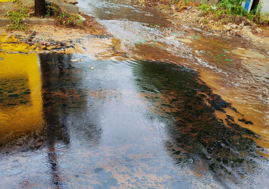 Controla Pemex fuga de combustóleo en Salina Cruz; investigan causas del incidente