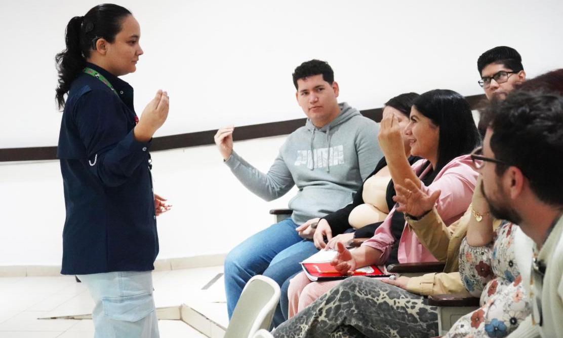 Se consolida capacitación en Lengua de Señas Mexicanas para fortalecer la inclusión en Sonora