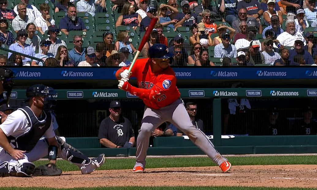 Astros de Houston remontan para vencer a Tigres de Detroit