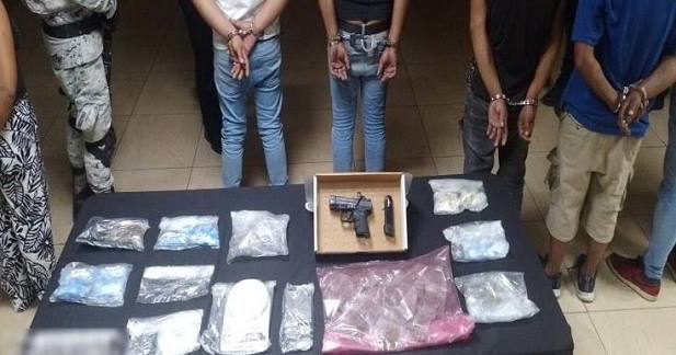 Cateo en Jiutepec deja 12 detenidos; aseguran droga y arma de fuego