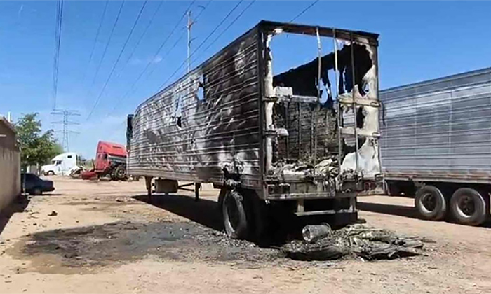 Consume incendio un remolque de tráiler en la colonia Urbi Villa del Prado