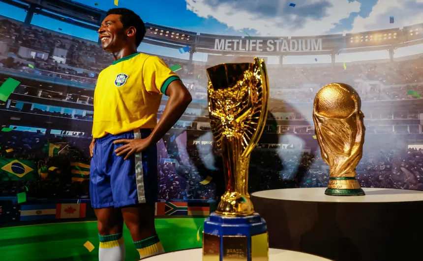Estatua de cera de Pelé llega a Río de Janeiro a una semana del Mundial 2026